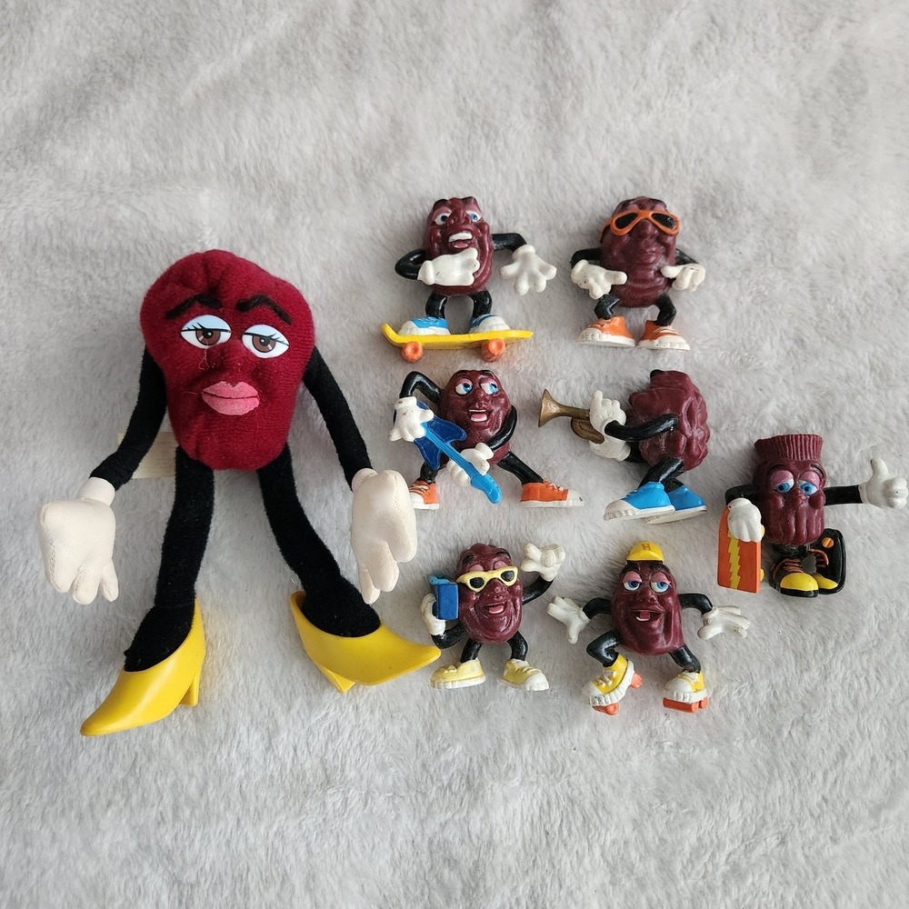 Vtg Lot 7  California Raisins PVC Figures Band Skate  1980's + Poseable Plush